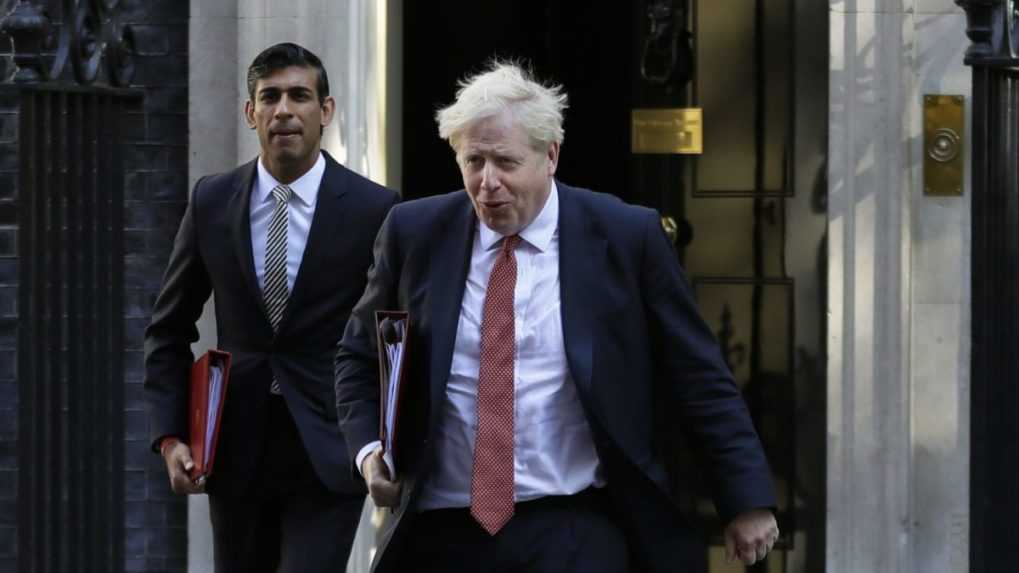 Dvaja britskí ministri rezignovali, nechcú pokračovať vo vláde s Johnsonom