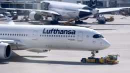Lietadlo nemeckej aerolinky Lufthansa.