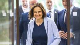 Ministerka spravodlivosti Mária Kolíková prichádza na rokovanie vlády
