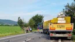 Foto z dopravnej nehody v okrese Partizánske.