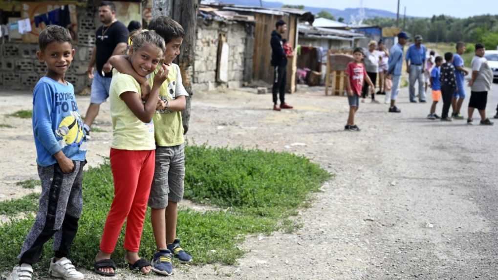 Slovensko môže prísť o milióny z eurofondov, ak nebude riešiť situáciu v rómskych osadách