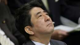 Japonský expremiér Šinzó Abe.