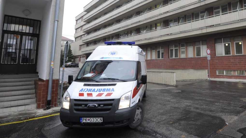 Fakultná nemocnica v Trenčíne zakázala návštevy