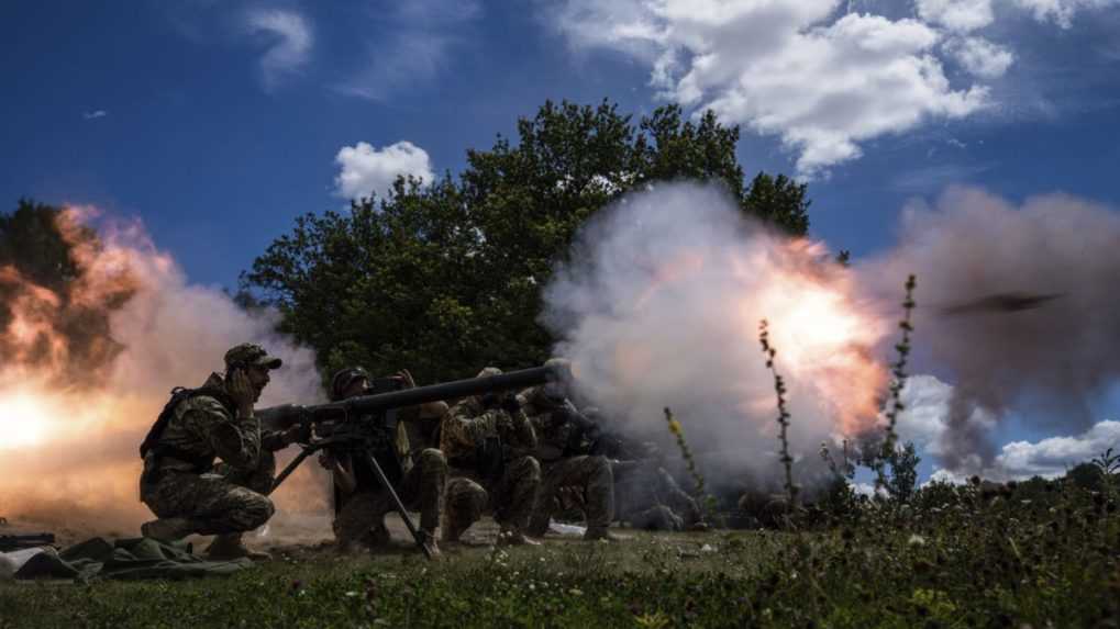 Na východe Ukrajiny Rusi útočia, na juhu sa musia brániť