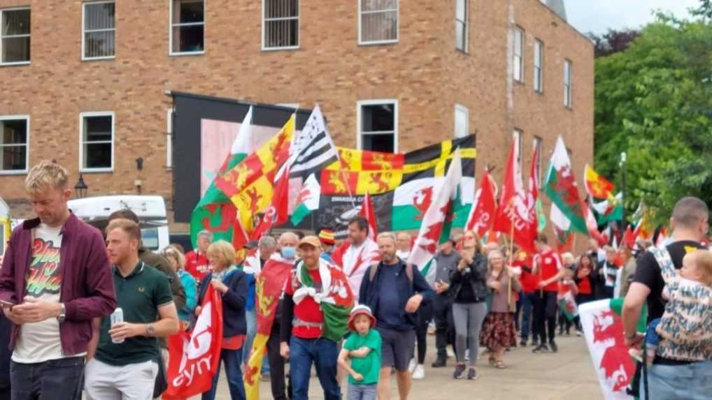 Tisíce ľudí demonštrovali za nezávislosť Walesu od Británie
