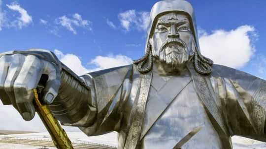 Gigantická socha Džingischána v Tsonjin Boldog