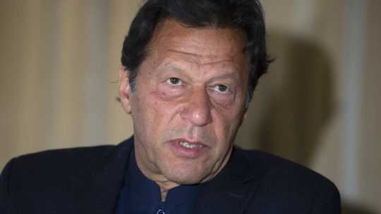 Na archívnej snímke zo 16. marca 2020 pakistanský premiér Imran Chán.