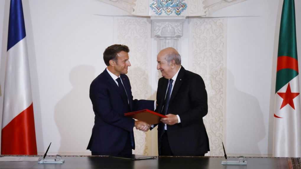 Macron ukončil návštevu Alžírska podpisom novej deklarácie o vzájomných vzťahoch