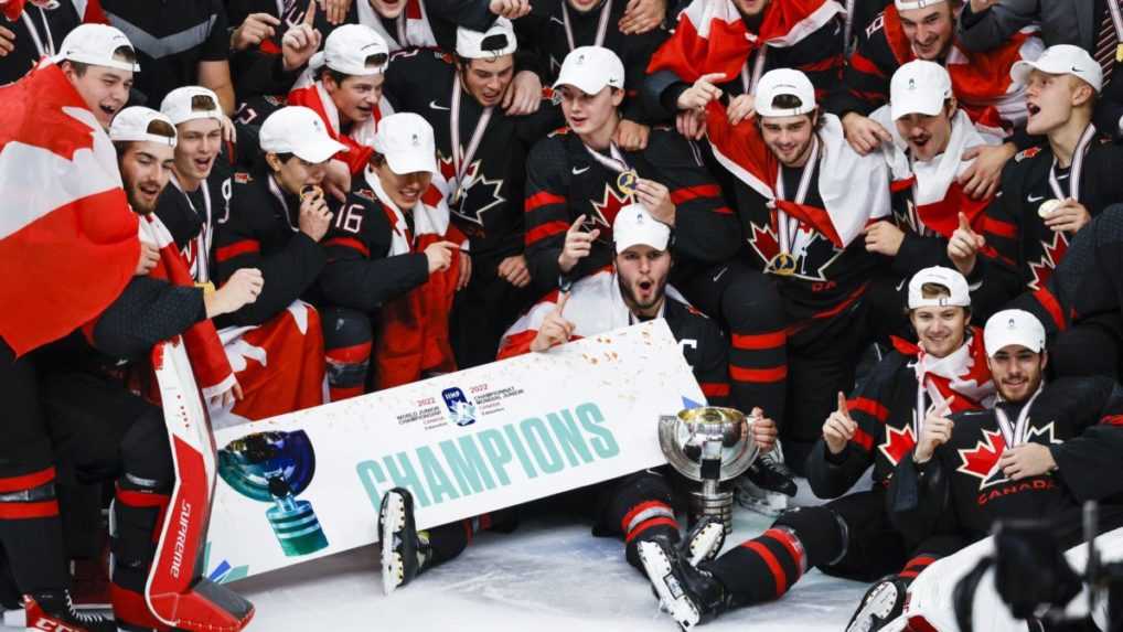 Dramatické finále vyhrali Kanaďania a tešia sa z víťazstva MS do 20 rokov