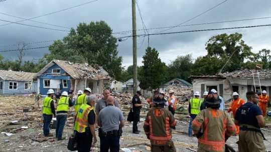 Explózia v Evansville na juhozápade amerického štátu Indiana zabila najmenej troch ľudí a zasiahla 39 domov.