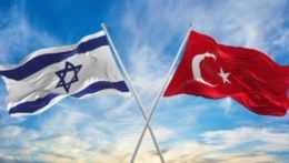 Na ilustračnej snímke sú vlajky Izraela a Turecka.