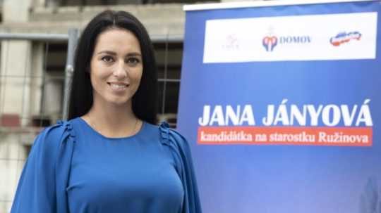 Na snímke kandidátka na post starostky mestskej časti Bratislava-Ružinov Jana Jányová.