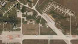 Na ilustračnej satelitnej snímke ruská letecká základňa na Krymskom polostrove.
