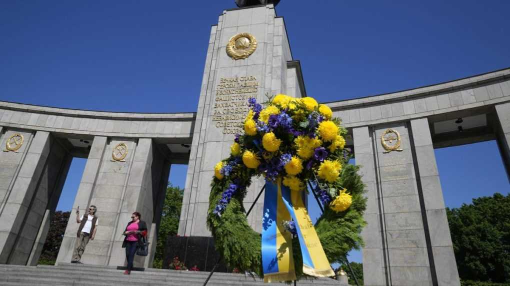 V Estónsku odstránili sovietsky pamätník