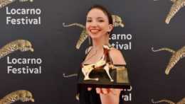 Film režisérky Terezy Nvotovej Svetlonoc ocenila porota na festivale v Locarne Zlatým leopardom za najlepší film.