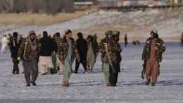 Ilustračná snímka-príslušníci hnutia Taliban.
