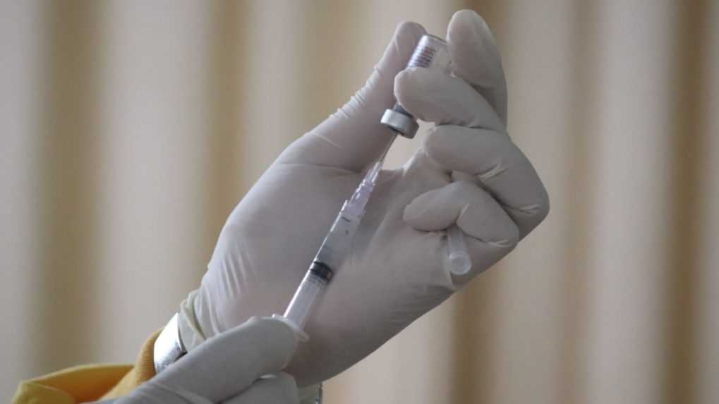 WHO zmenila odporúčania pre očkovanie proti covidu