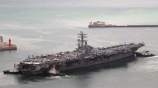Na snímke americká lietadlová loď USS Ronald Reagan.