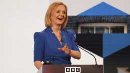 Na ilustračnej snímke novozvolená líderka britskej Konzervatívnej strany Liz Trussová.