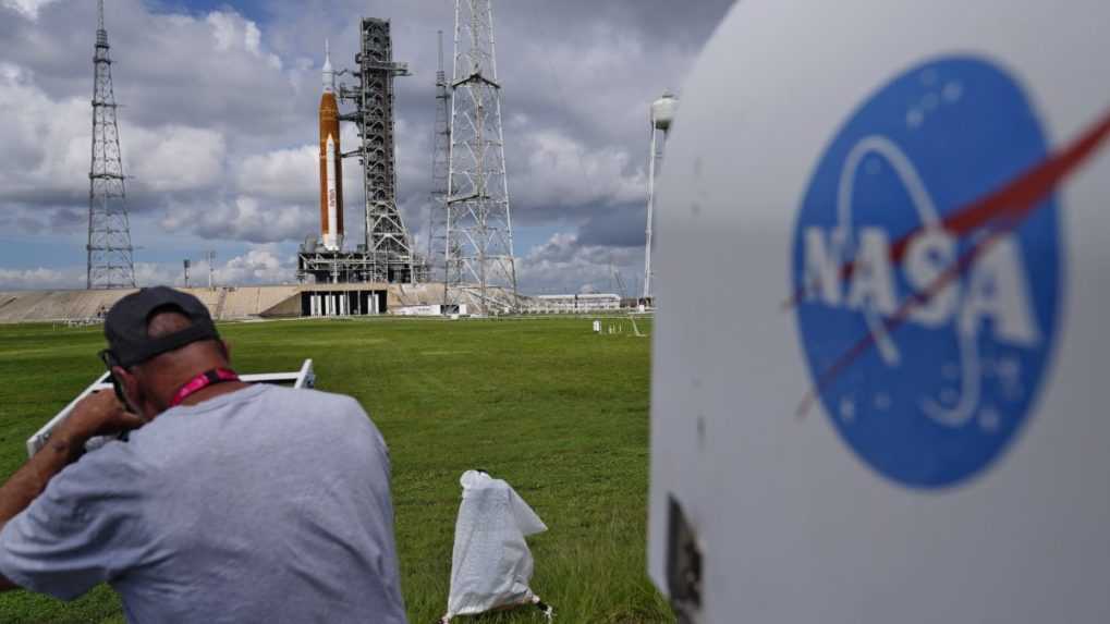 NASA pre tropickú búrku znova odložila štart novej rakety na Mesiac