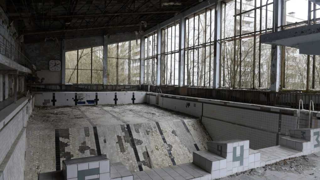 Plavecký bazén v ukrajinskom meste Pripiať nachádzajúce sa pár kilometrov od atómovej elektrárne Černobyľ.