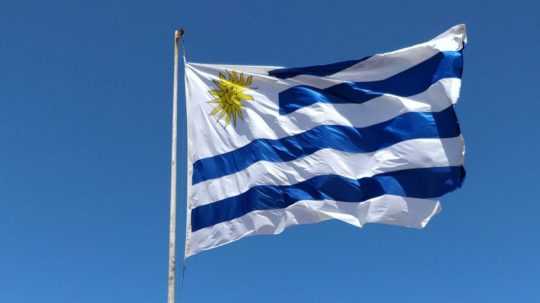 Na ilustračnej snímke vlajka Uruguaja.