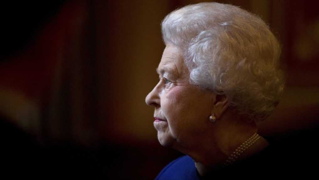 Vo veku 96 rokov zomrela kráľovná Alžbeta II.