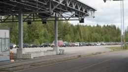 Zhustená premávka na hraniciach Ruska s Fínskom.