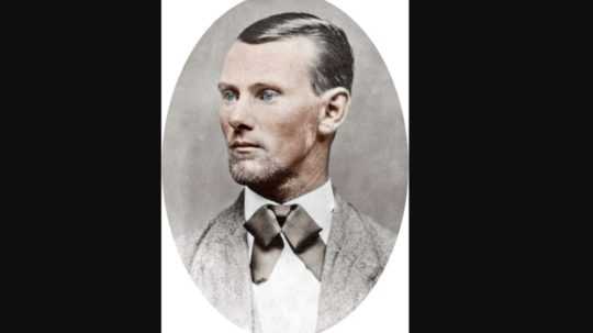 Na snímke legendárny americký bankový lupič Jesse James.