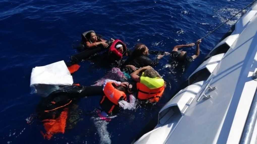 Po stroskotaní lode s utečencami v Sýrii umrelo vyše 70 ľudí