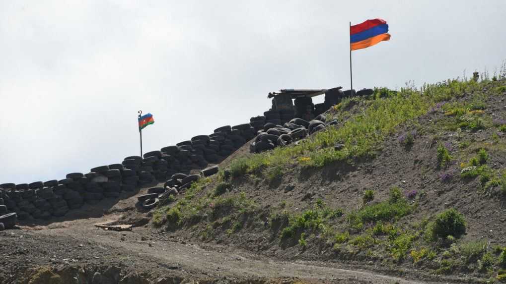 Arménsko aj Azerbajdžan hlásia nové strety na spoločnej hranici