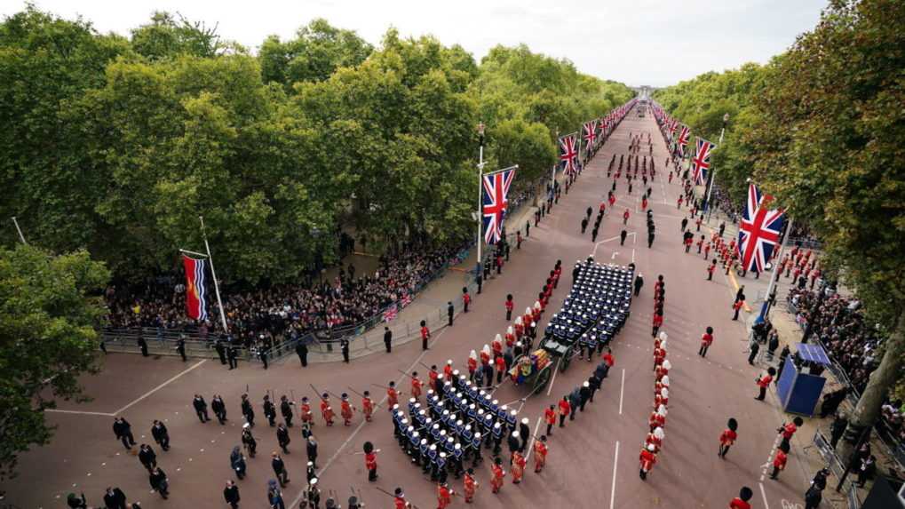 V Londýne sa začal štátny pohreb kráľovnej Alžbety II.