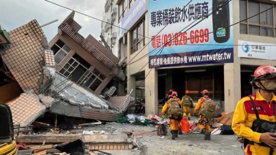 Taiwan zasiahlo silné zemetrasenie.