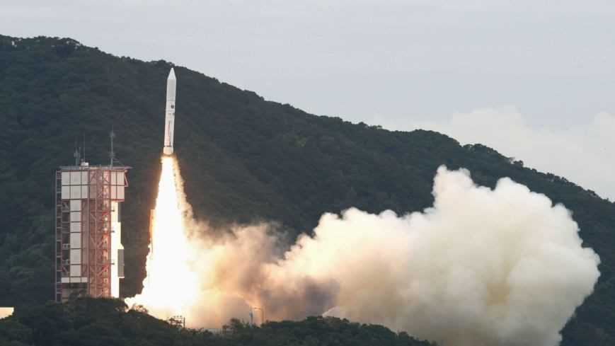 Japonská raketa Epsilon-6 mala po štarte problémy
