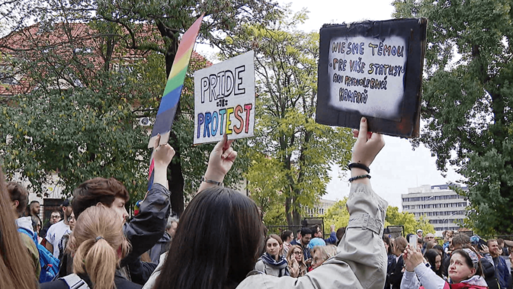 Právne riešenie posilnenia práv ľudí LGBT+ menšiny sa stále hľadá