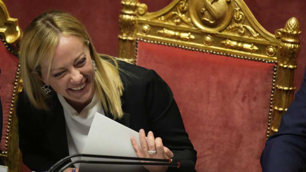 Senát potvrdil dôveru vláde talianskej premiérky Meloniovej