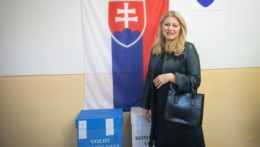 Prezidentka Zuzana Čaputová vo volebnej miestnosti pri príležitosti spojených komunálnych a krajských volieb.