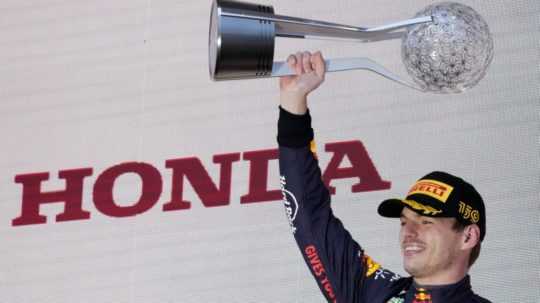 Holanďan Max Verstappen z tímu Red Bull zvíťazil na Veľkej cene Japonska.