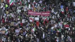 V Berlíne demonštrovalo vyše 80 000 ľudí na podporu iránskych protestov.