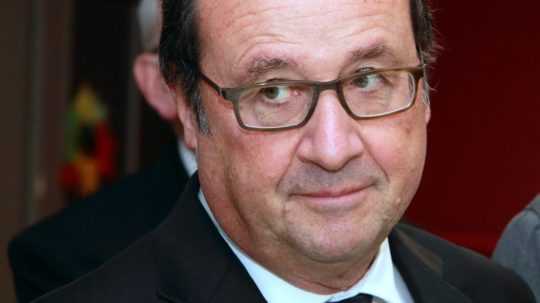 Na snímke Francois Hollande.