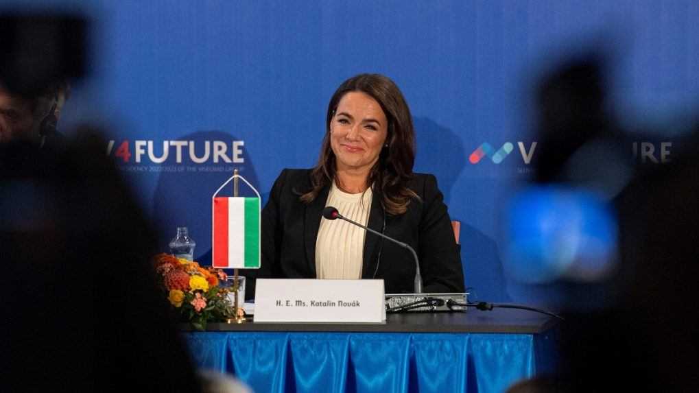 Prezidenti krajín V4 v Bratislave diskutovali o vojne aj energetickej kríze