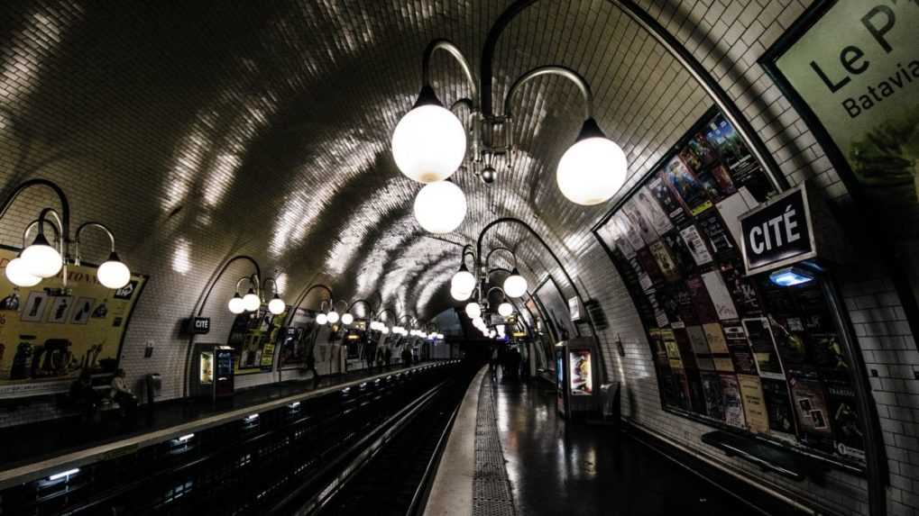 V Paríži prestanú predávať papierové lístky na metro
