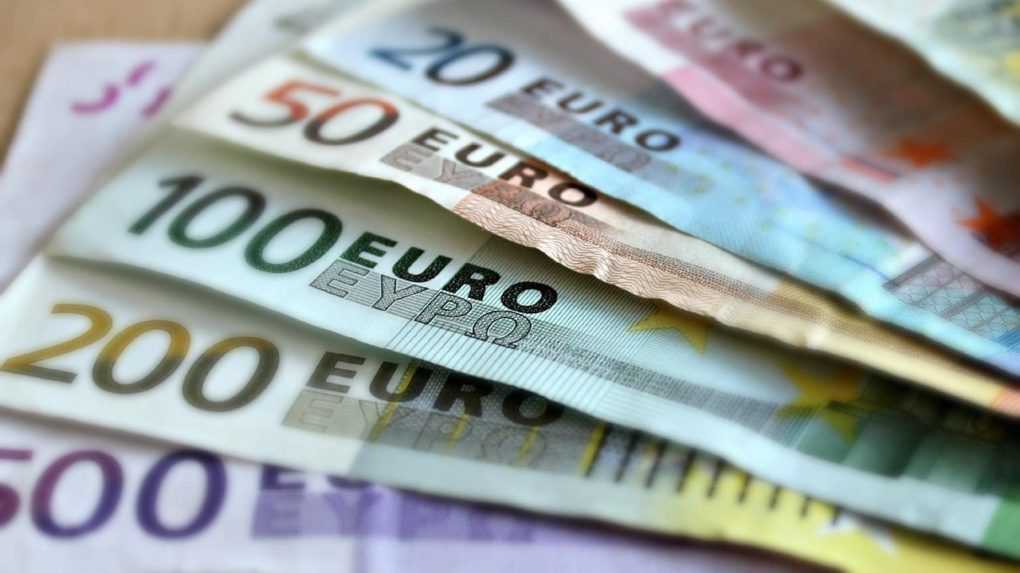 EK schválila Slovensku presun eurofondov na pomoc obyvateľom a firmám