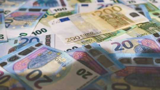 Ilustračná snímka eurobankoviek.