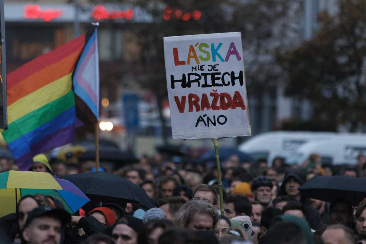 Pochod za obete ÃƒÂºtoku na ZÃƒÂ¡mockej ulici v Bratislave.