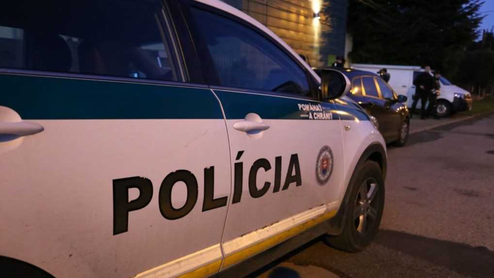 Polícia vyšetruje nález muža bez známok života v okrese Michalovce