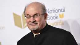 Britský spisovateľ Salman Rushdie.