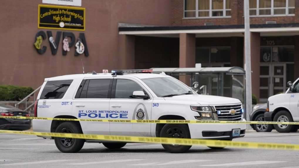 Pri streľbe v škole v USA útočník zabil dvoch ľudí