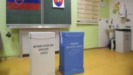 volebná miestnosť na Základnej škole Hroncova v Košiciach.