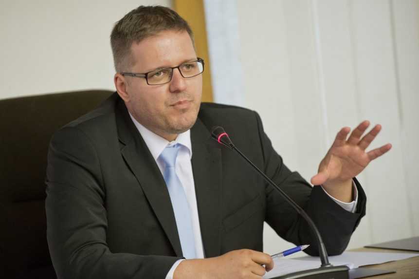 Na snímke je nový predseda Úradu pre verejné obstarávanie Peter Kubovič.